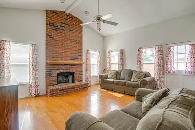 2049 Wedgewood Drive, Grapevine, TX 76051 - Photo 13