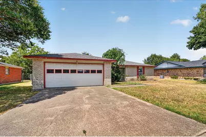 203 Myrtle Avenue, Waxahachie, TX 75165 - Photo 3