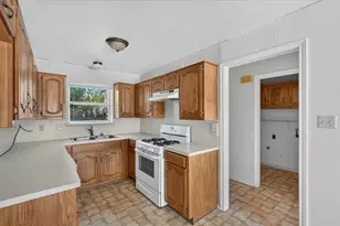 203 Myrtle Ave, Waxahachie, TX 75165 - Photo 11