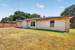 203 Myrtle Ave, Waxahachie, TX 75165 - Photo 29