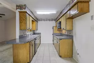 102 Alamo St, Waxahachie, TX 75165 - Photo 11