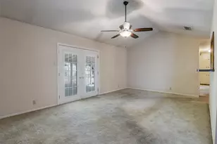 102 Alamo St, Waxahachie, TX 75165 - Photo 5