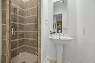 408 E 6th St, Fort Worth, TX 76102 - Photo 15