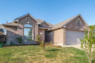 4533 Summerbrook Cir, Fort Worth, TX 76137 - Photo 3