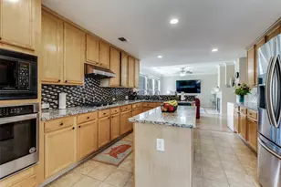 3926 Rolling Oaks Dr, Carrollton, TX 75007 - Photo 7