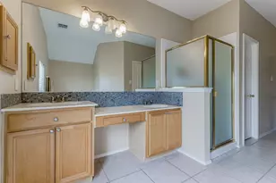 3926 Rolling Oaks Dr, Carrollton, TX 75007 - Photo 13