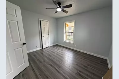 2738 Lawrence Street, Dallas, TX 75215 - Photo 9