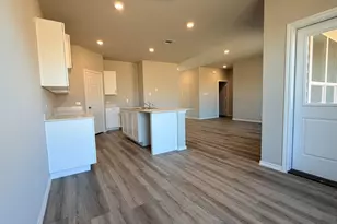 908 Parkvista Dr, Cleburne, TX 76031 - Photo 3