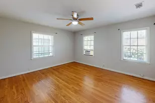 1915 N Prairie Ave, Dallas, TX 75204 - Photo 7