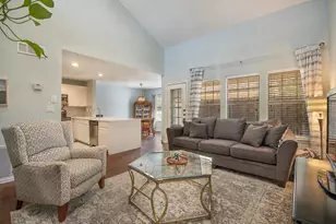 704 Creekwood Dr, Lewisville, TX 75067 - Photo 3