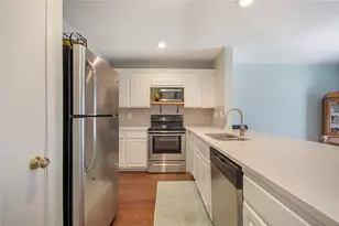 704 Creekwood Dr, Lewisville, TX 75067 - Photo 7