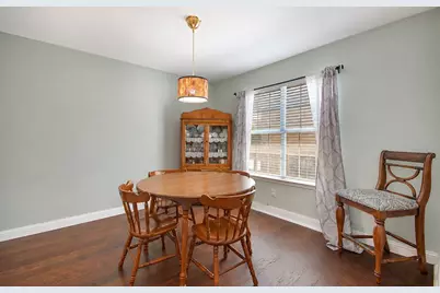 704 Creekwood Drive, Lewisville, TX 75067 - Photo 9