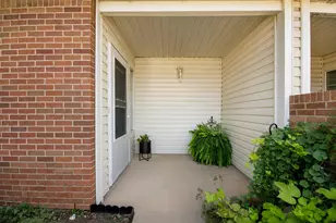 704 Creekwood Dr, Lewisville, TX 75067 - Photo 3