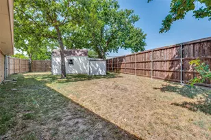 2413 Pearwood Ct, Grand Prairie, TX 75050 - Photo 25