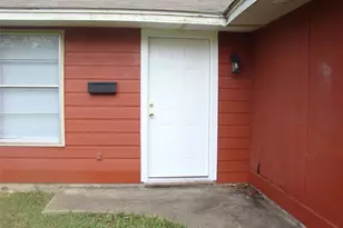 1506 N Preston St, Ennis, TX 75119 - Photo 3