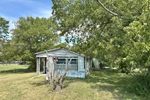804 E 12th Ave, Corsicana, TX 75110 - Photo 3