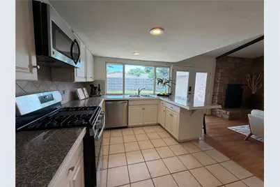 1332 Cherry Hill Lane, Lewisville, TX 75067 - Photo 11