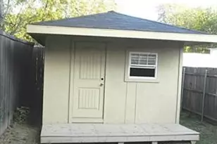 1020 Pearson St, Irving, TX 75061 - Photo 11