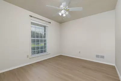 2526 Willowdale Drive, Carrollton, TX 75006 - Photo 23