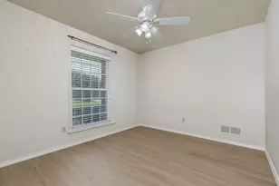 2526 Willowdale Dr, Carrollton, TX 75006 - Photo 23