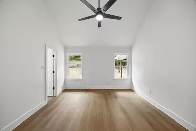200 Willow Ridge Road, Fort Worth, TX 76103 - Photo 15