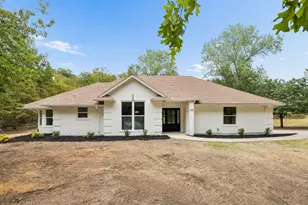 200 Willow Ridge Rd, Fort Worth, TX 76103 - Photo 1