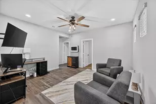 705 Phillips Ct, Mansfield, TX 76063 - Photo 11