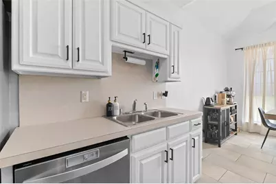 4100 Creekhollow Drive, Carrollton, TX 75010 - Photo 7