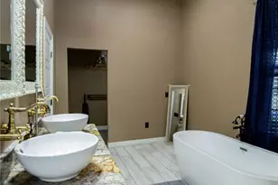 929 N 12th St, Waco, TX 76707 - Photo 9