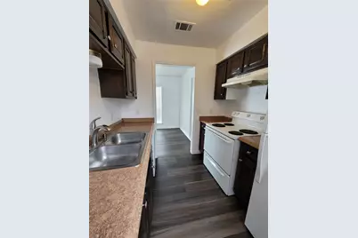 1400 Darr Street #D, Irving, TX 75061 - Photo 5