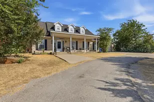 2116 Woodard Ave, Cleburne, TX 76033 - Photo 3