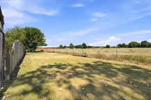 104 Butler St, Savoy, TX 75479 - Photo 33