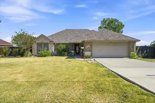 104 Butler St, Savoy, TX 75479 - Photo 1