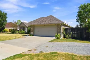 104 Butler St, Savoy, TX 75479 - Photo 3