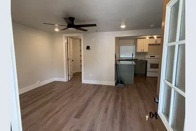 207 Austin Street #B, Farmersville, TX 75442 - Photo 7