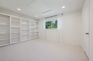 10131 Pensive Dr, Dallas, TX 75229 - Photo 17