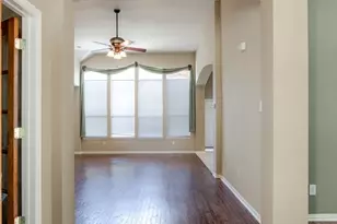 2221 Briary Trace Ct, Lewisville, TX 75077 - Photo 3