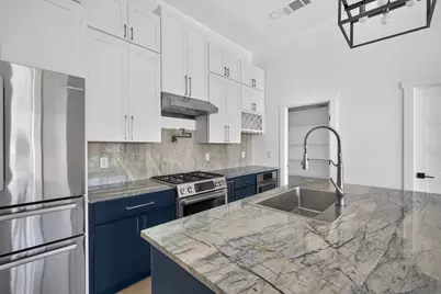 2349 N Carroll Avenue, Dallas, TX 75204 - Photo 3
