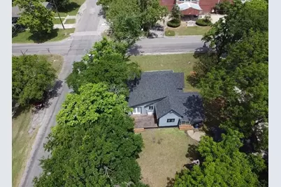 223 E Shreveport Street, Van Alstyne, TX 75495 - Photo 3