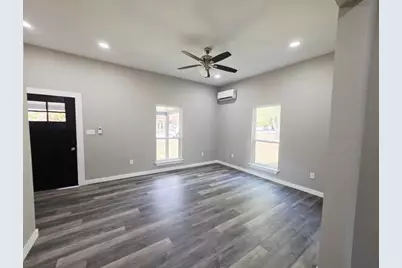 223 E Shreveport Street, Van Alstyne, TX 75495 - Photo 7