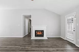 10616 Shadywood Dr, Fort Worth, TX 76140 - Photo 11
