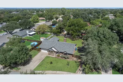 2809 Sarah Drive, Pantego, TX 76013 - Photo 5