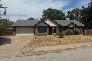 2809 Sarah Dr, Pantego, TX 76013 - Photo 1