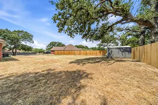 1111 Springhill St, Bellmead, TX 76705 - Photo 9
