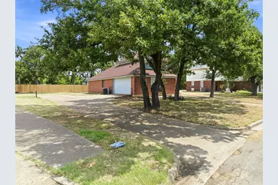 1111 Springhill Street, Bellmead, TX 76705 - Photo 3