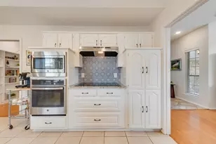 2421 E Windsor Dr, Denton, TX 76209 - Photo 9