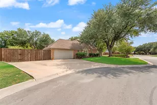 2421 E Windsor Dr, Denton, TX 76209 - Photo 25