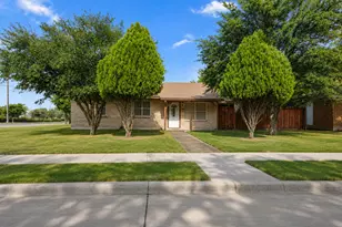 13105 Blossomheath Ln, Dallas, TX 75240 - Photo 1