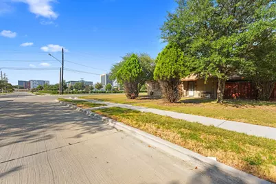 13105 Blossomheath Lane, Dallas, TX 75240 - Photo 3