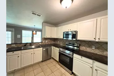 12614 Oceanside Drive, Fort Worth, TX 76040 - Photo 9